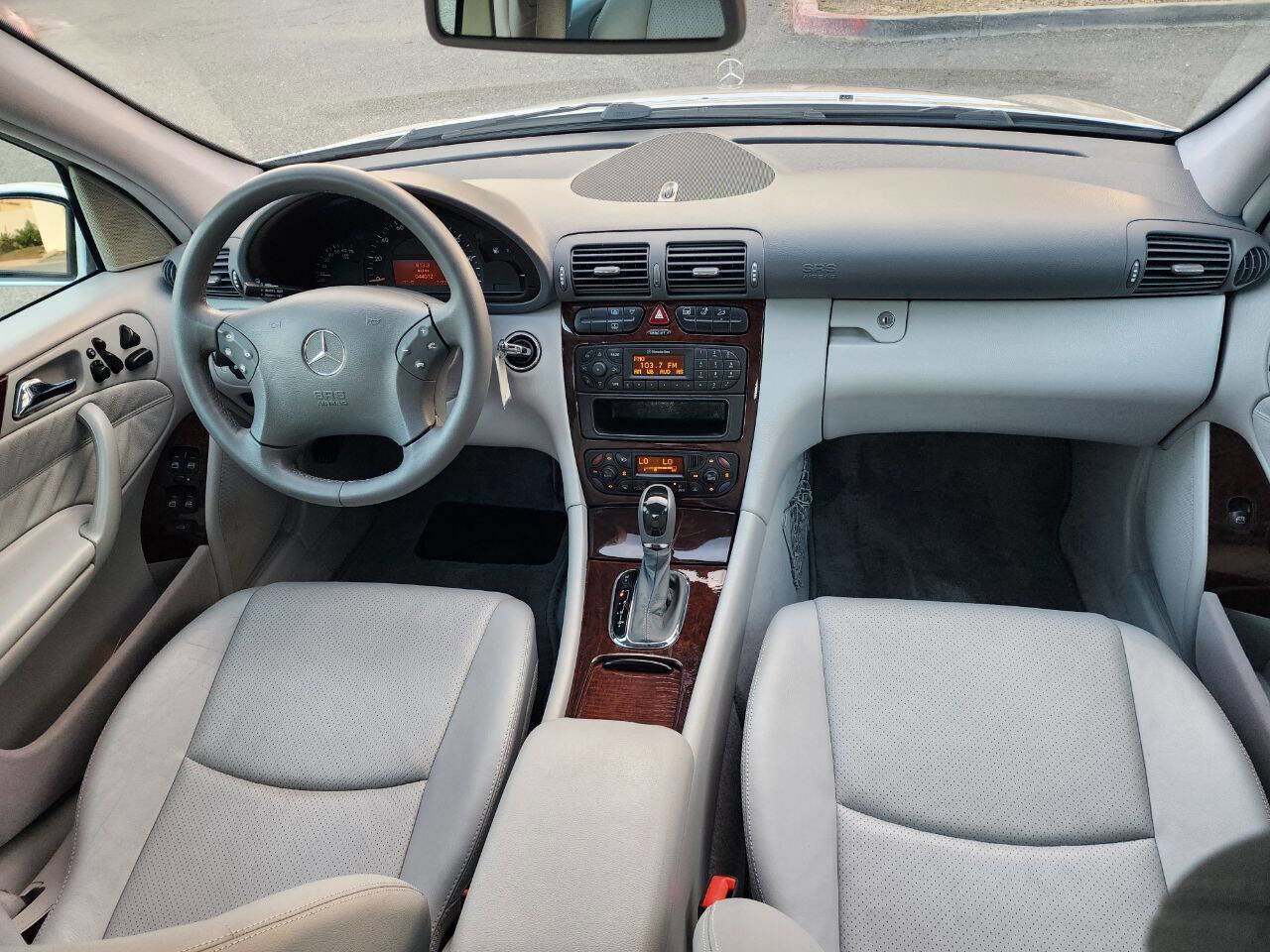 Used 2001 Mercedes-Benz C 320 Sedan image 9