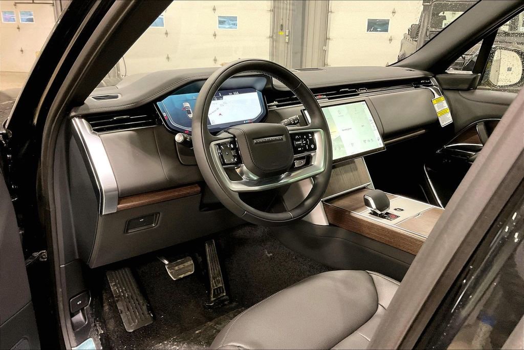 New 2026 Land Rover Range Rover SE image 7