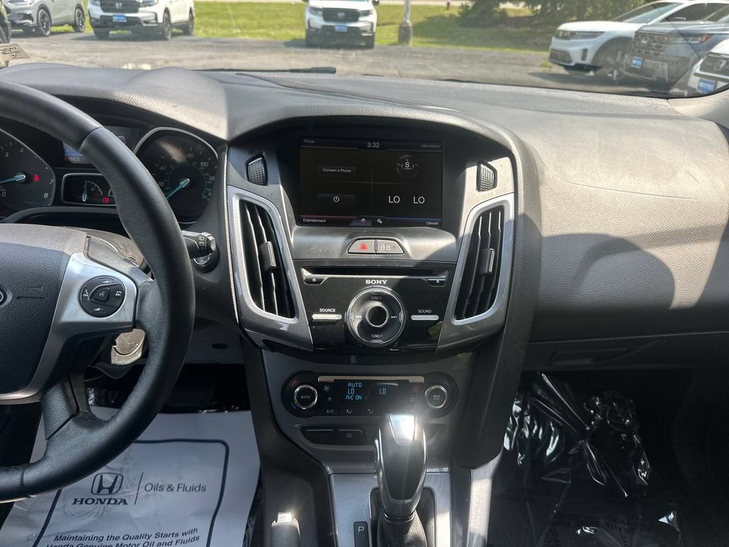 Used 2014 Ford Focus Titanium FWD image 22