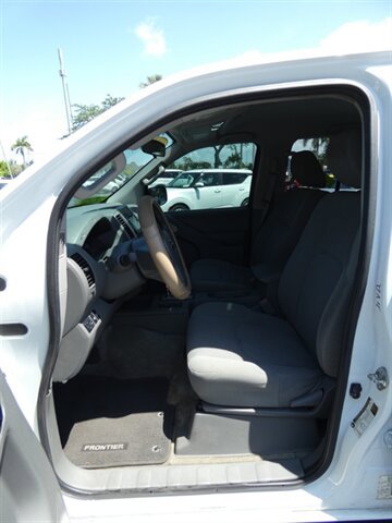 Used 2016 Nissan Frontier SV AWD/4WD image 38