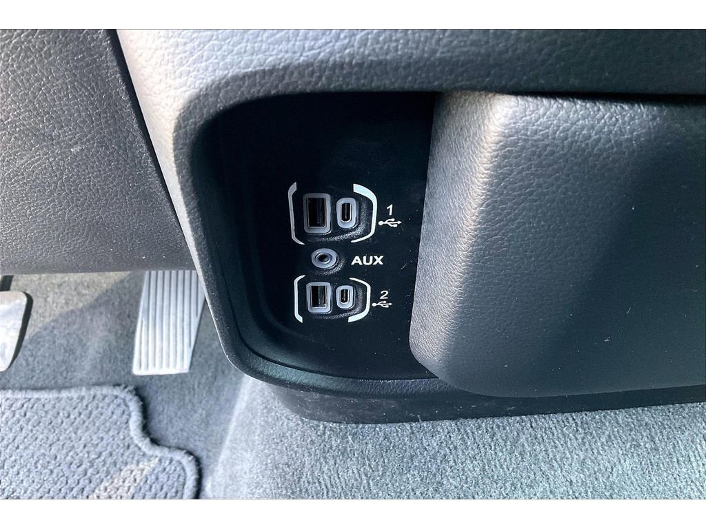Used 2023 RAM 1500 Laramie AWD/4WD image 34