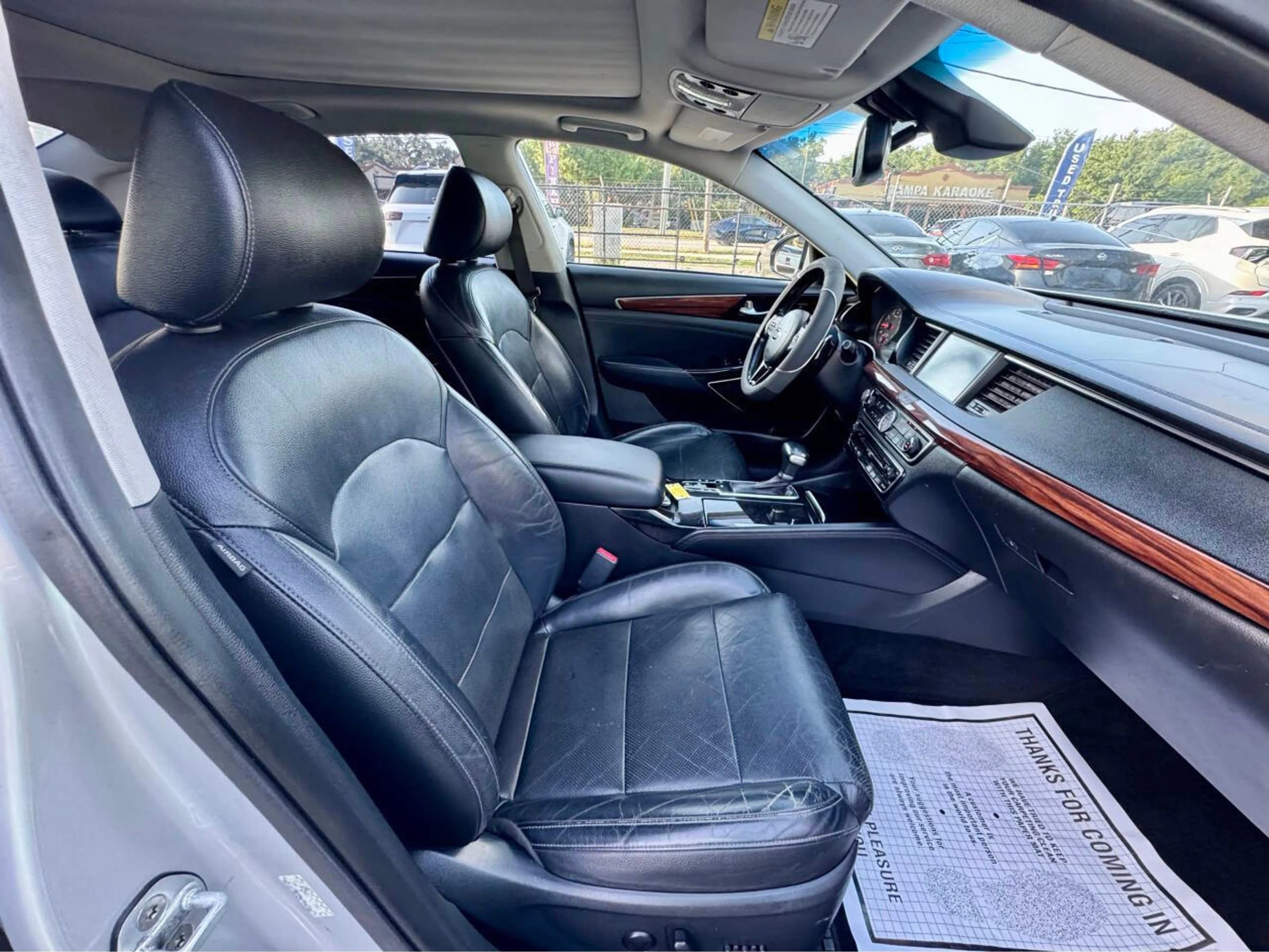 Used 2017 Kia Cadenza Technology image 10