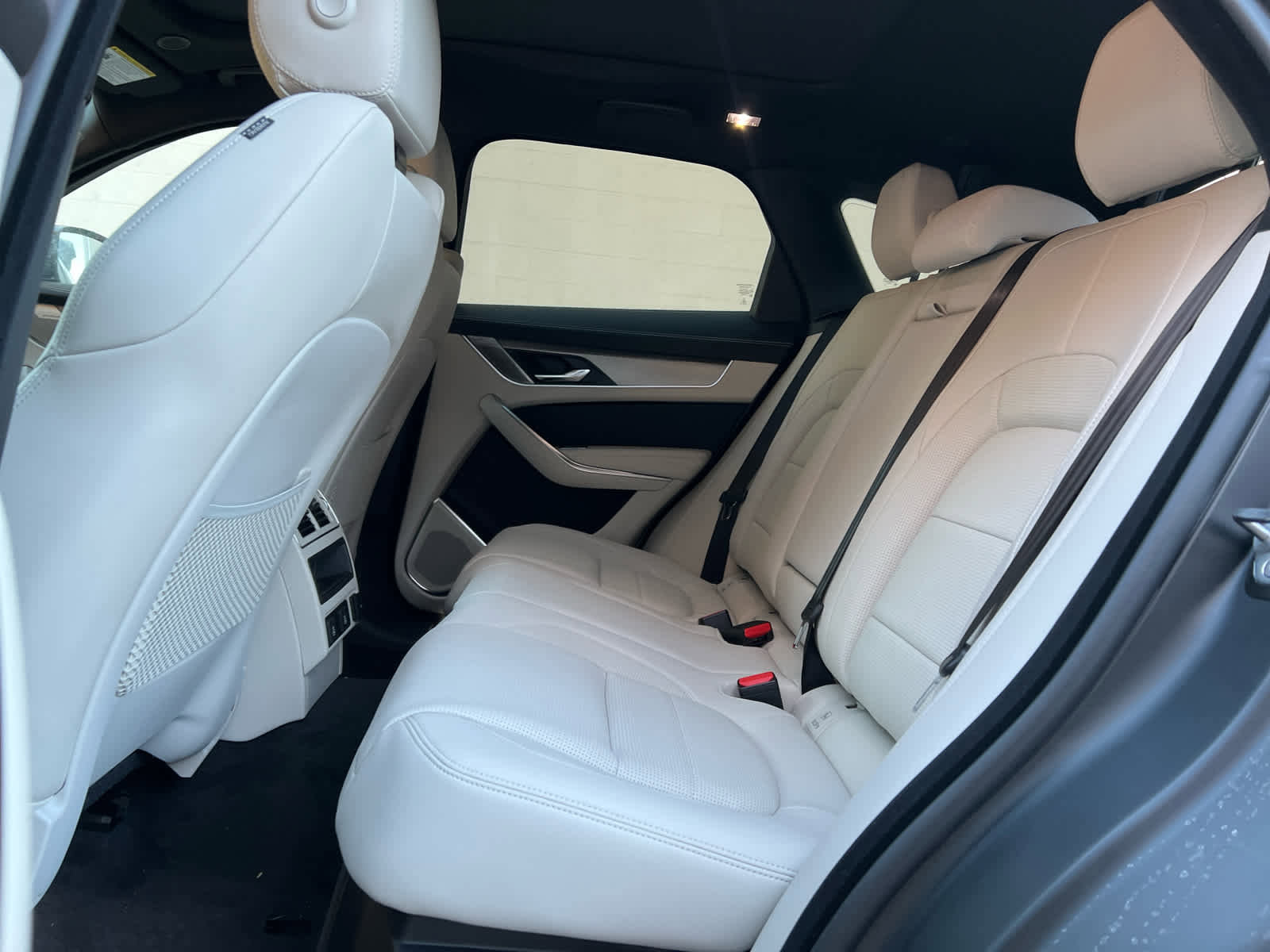 Used 2025 Jaguar F-PACE R-Dynamic S image 17