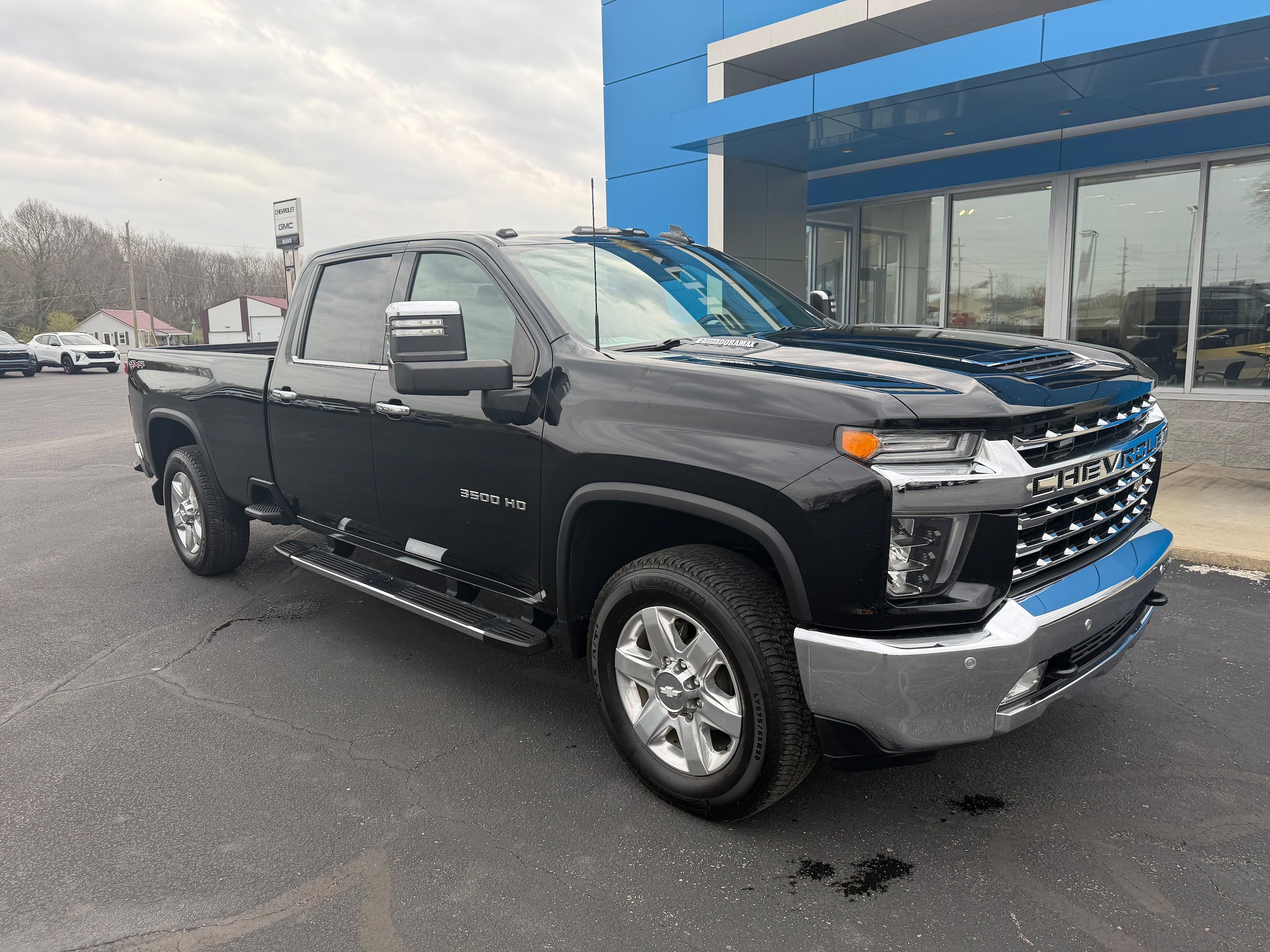 Used 2020 Chevrolet Silverado 3500 LTZ w/ LTZ Plus Package AWD/4WD image 3