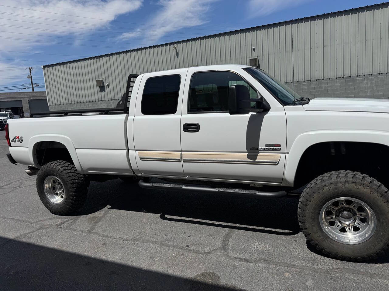 Used 2006 Chevrolet Silverado 2500 W/T w/ Skid Plate Package AWD/4WD image 14