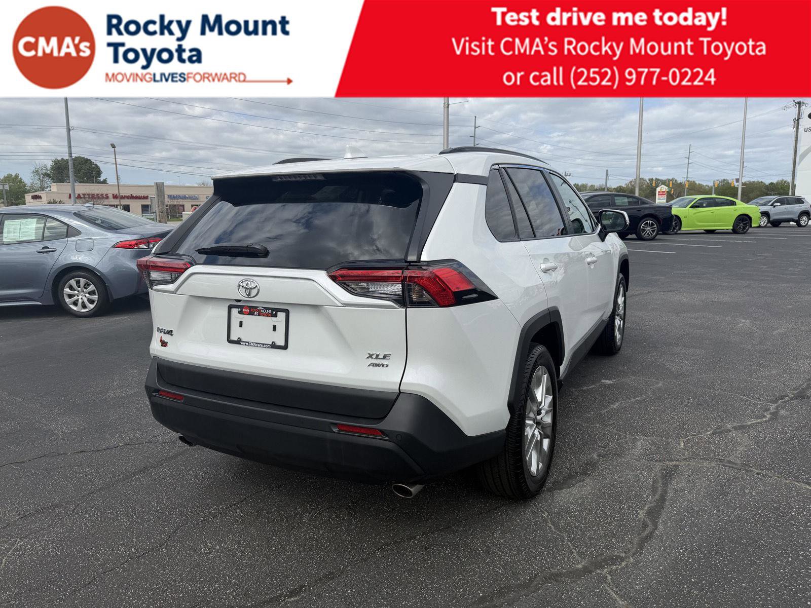 Used 2025 Toyota RAV4 XLE Premium image 7