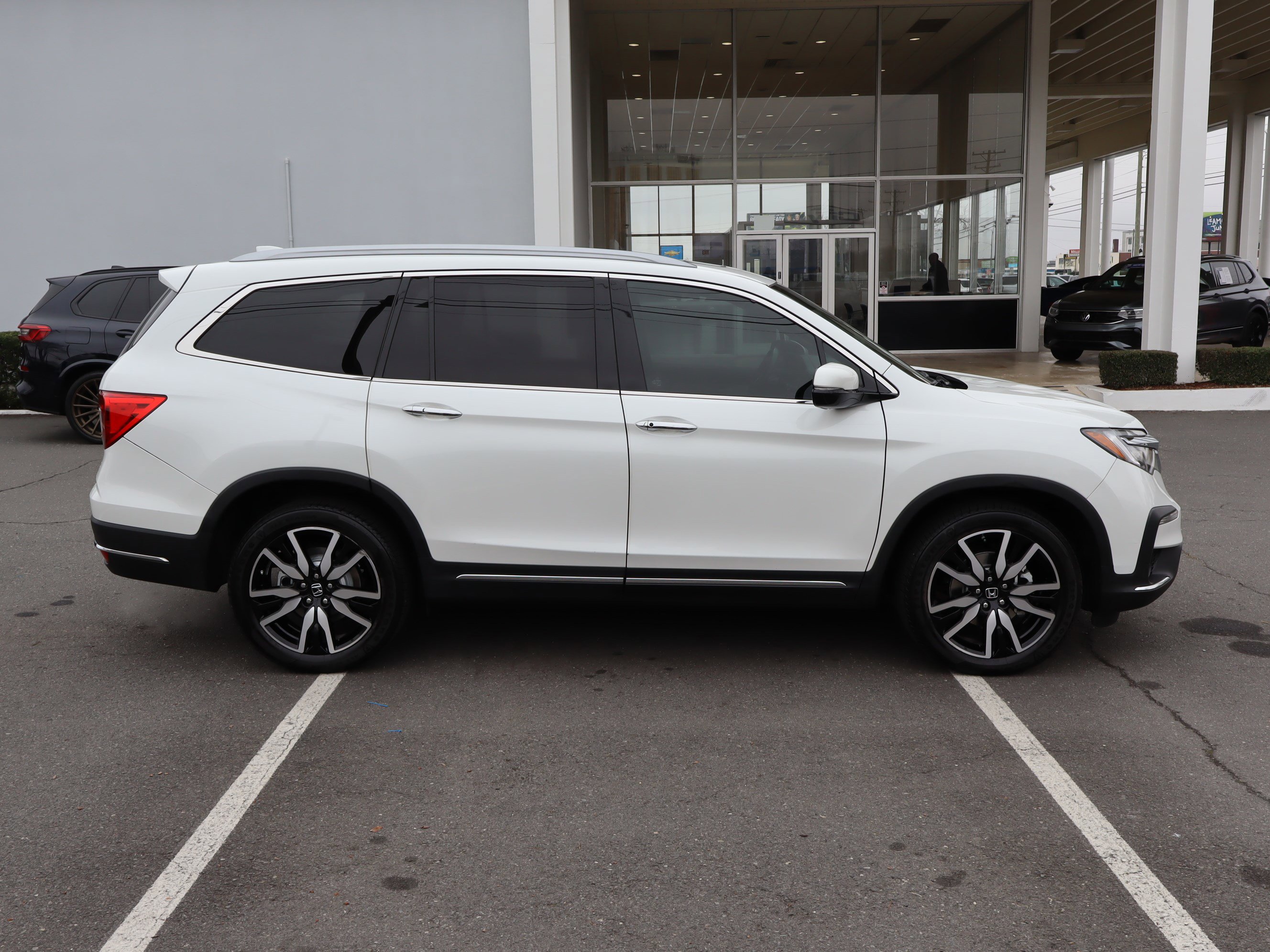 Used 2021 Honda Pilot Touring image 11