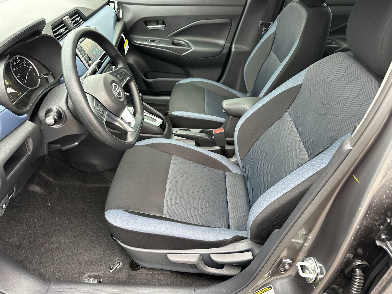 New 2025 Nissan Kicks SR image 9