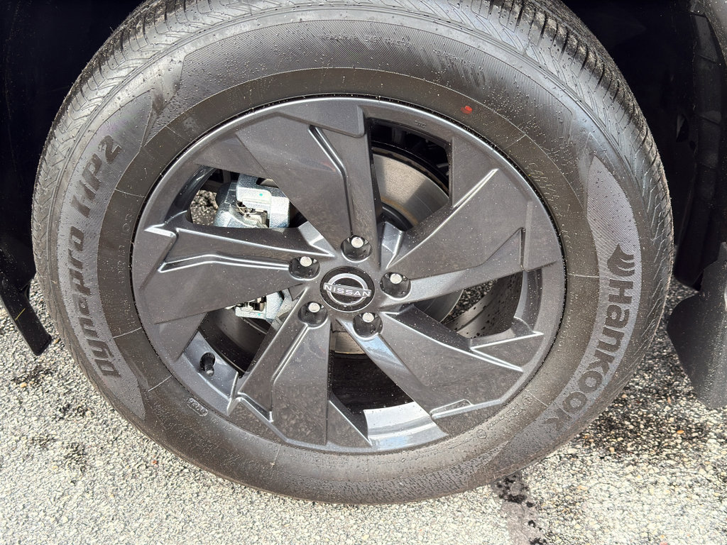 New 2026 Nissan Rogue SV image 8