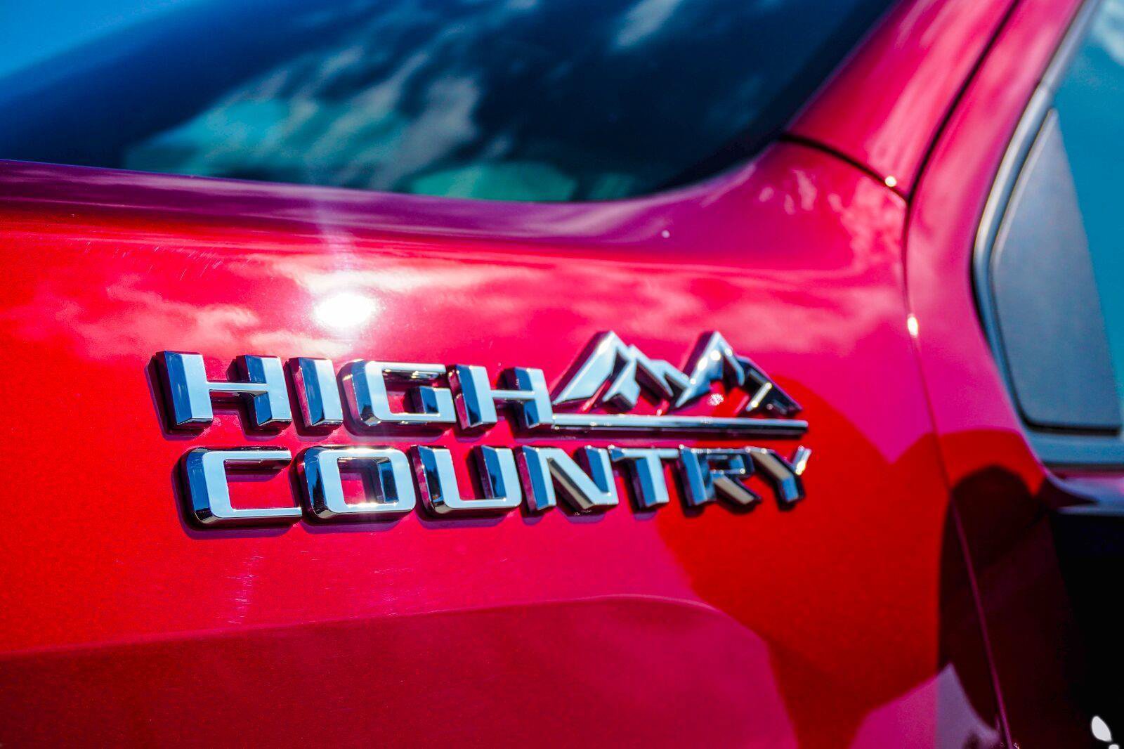 Used 2024 Chevrolet Silverado 3500 High Country w/ High Country Premium Package AWD/4WD image 3