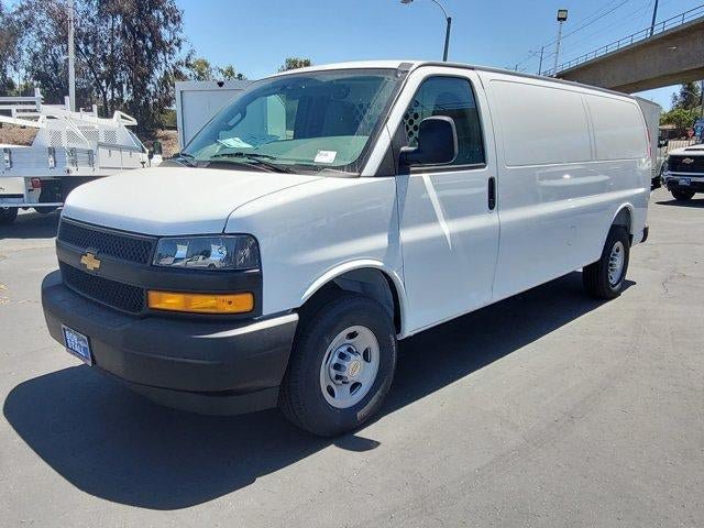 New 2026 Chevrolet Express 2500 Extended w/ Communications Package RWD image 4