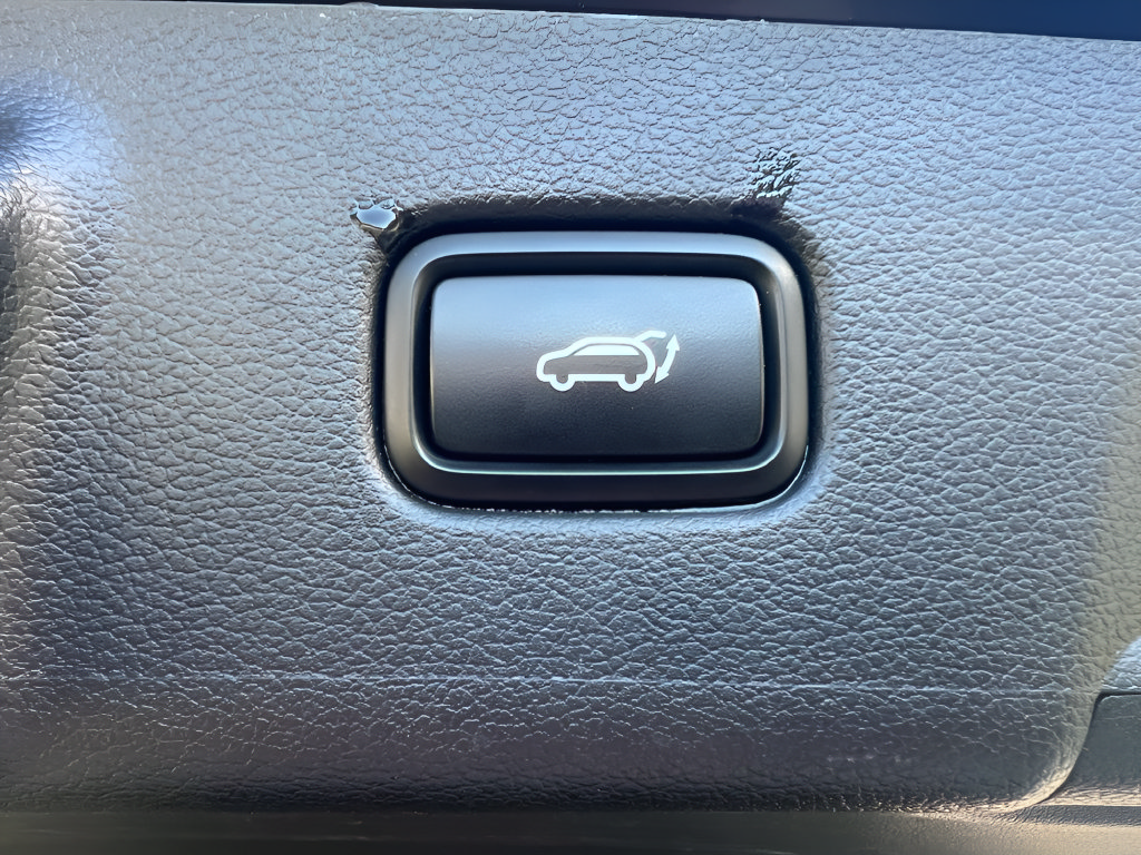 Used 2024 Hyundai Palisade SEL FWD image 11