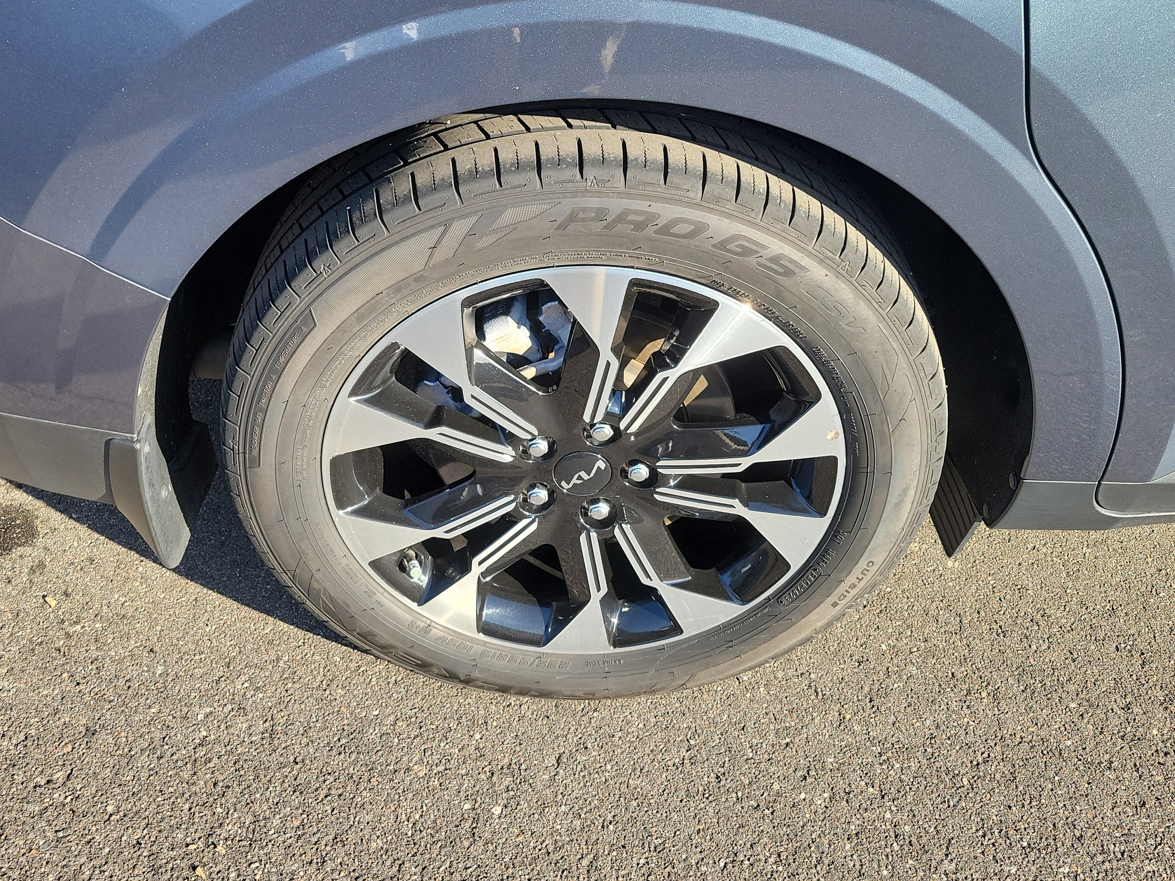 Certified 2022 Kia Carnival EX image 41