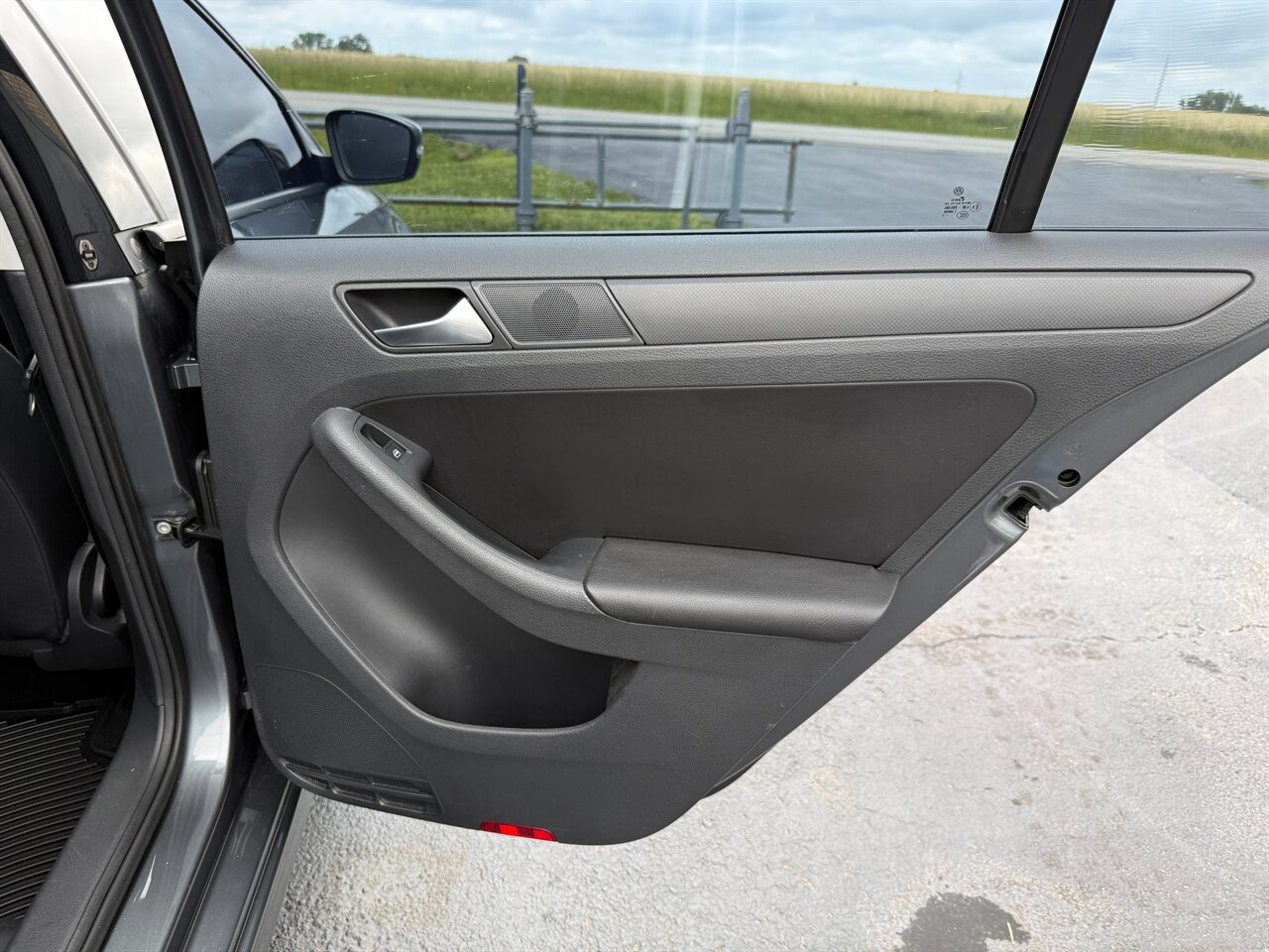 Used 2012 Volkswagen Jetta SE FWD image 31