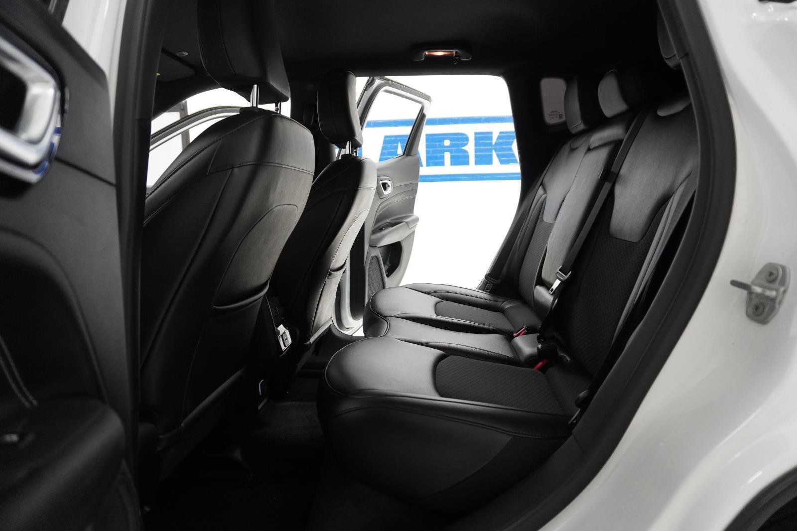 Used 2022 Jeep Compass Altitude image 33