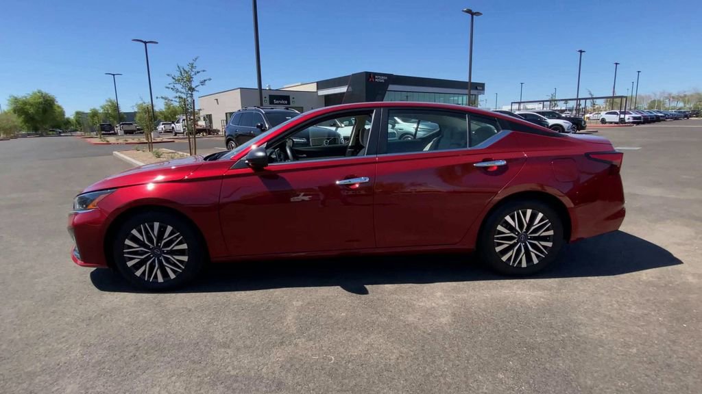 Used 2025 Nissan Altima 2.5 SV image 5