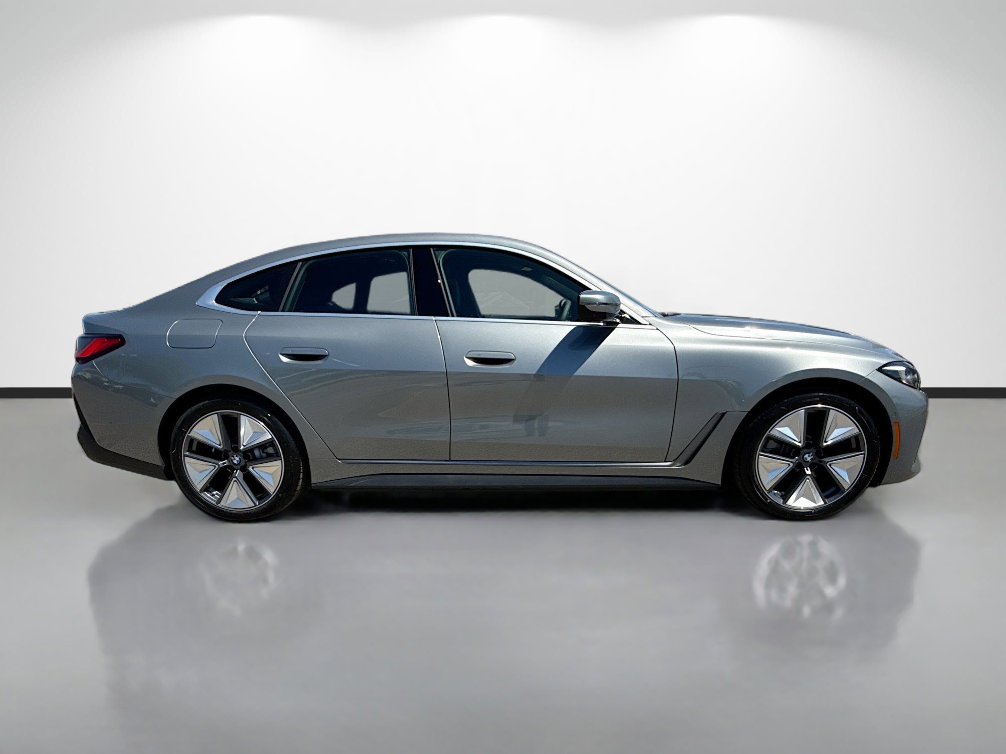 New 2026 BMW i4 eDrive40 w/ Parking Assistance Package image 2