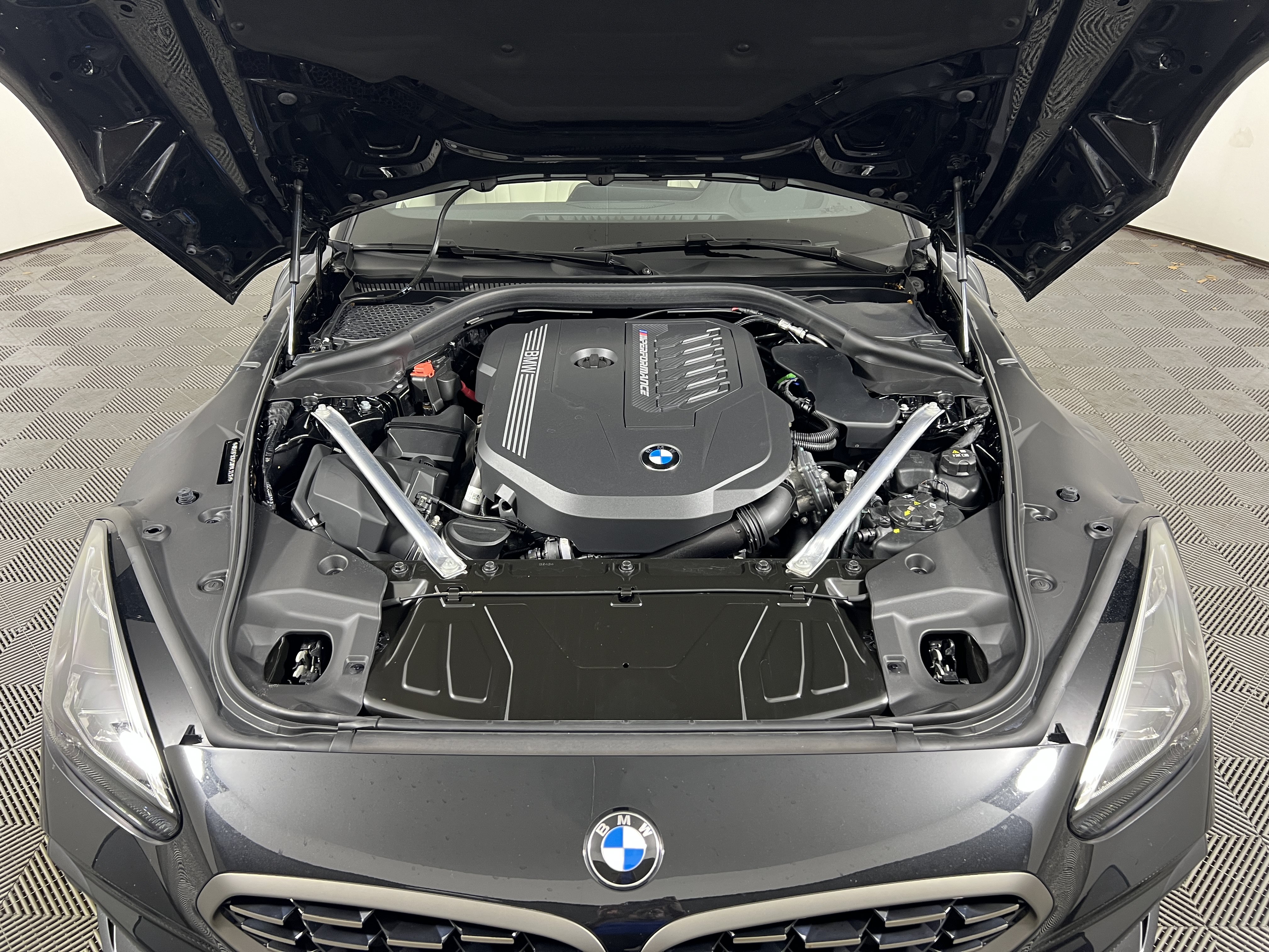 Used 2025 BMW Z4 M40i w/ Premium Package RWD image 21