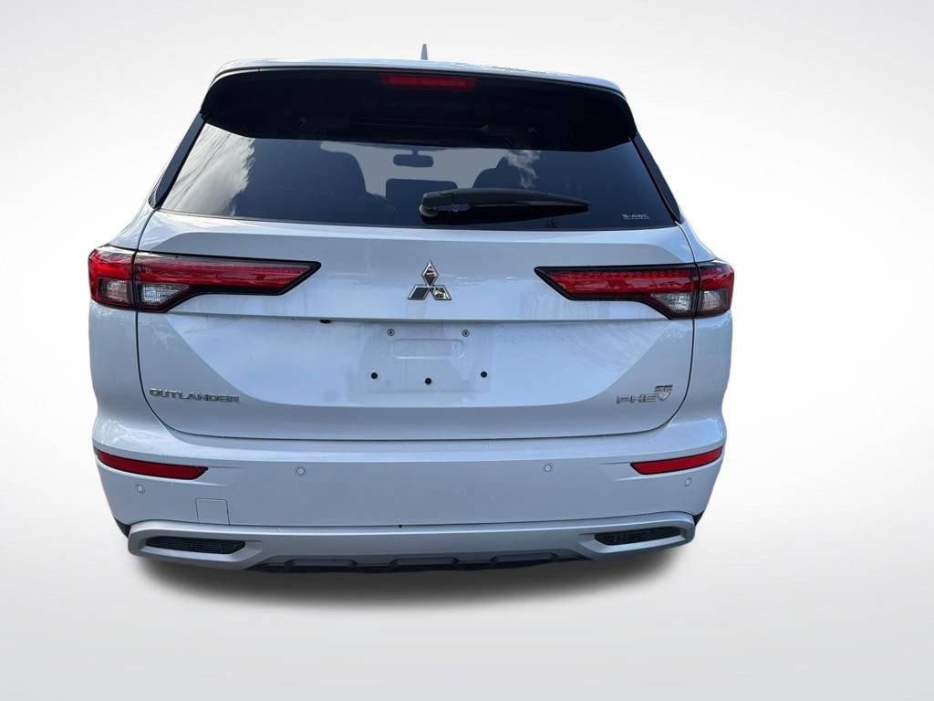 Used 2025 Mitsubishi Outlander 4WD Plug-In Hybrid image 7