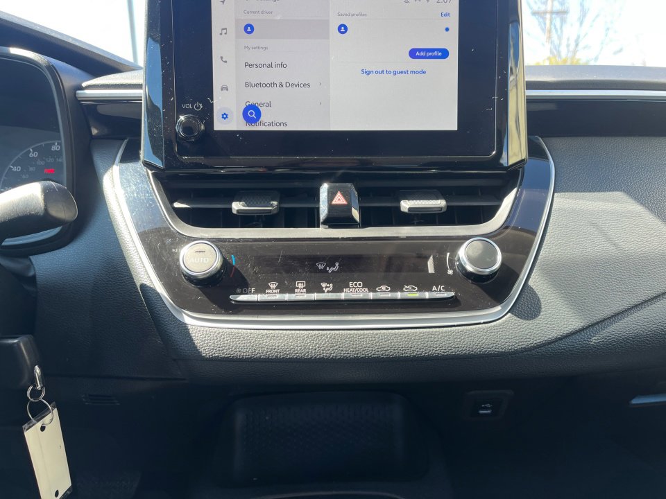 Used 2025 Toyota Corolla LE image 20