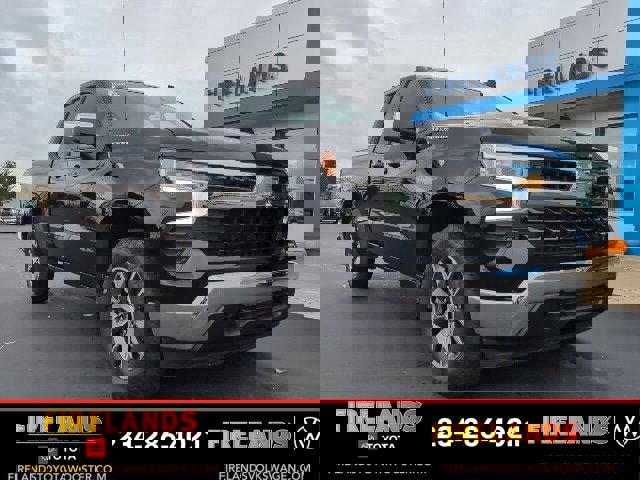 Used 2025 Chevrolet Silverado 1500 LT image 1