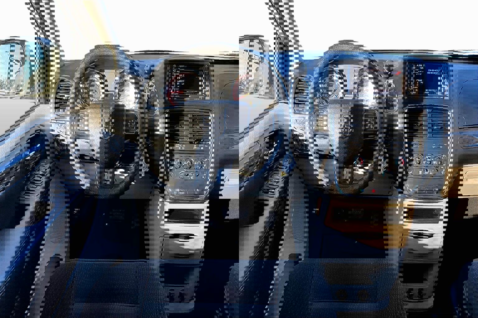 Used 2018 Dodge Grand Caravan SE w/ UConnect Hands-Free Group image 5