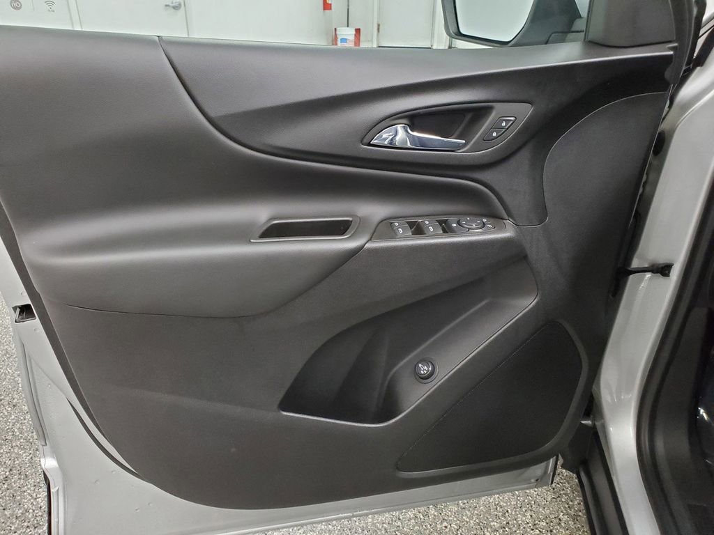 Used 2022 Chevrolet Equinox LT FWD image 13