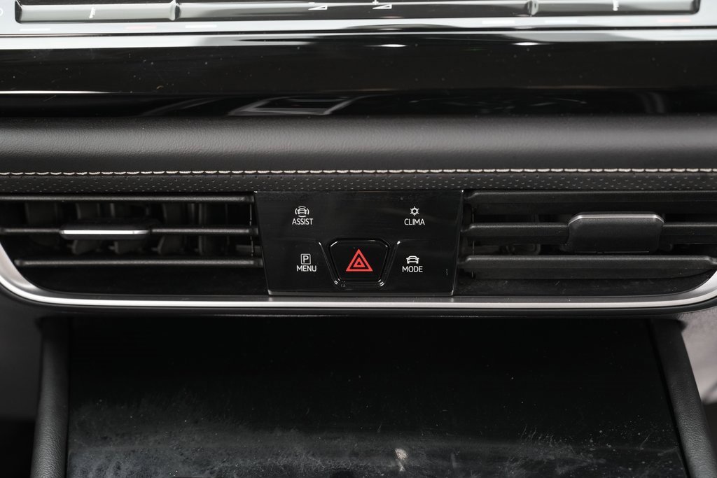 Used 2024 Volkswagen Atlas SE image 44