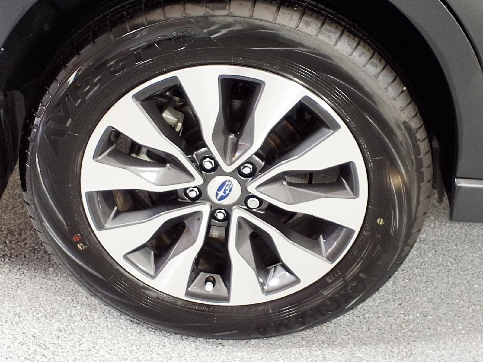 Certified 2025 Subaru Outback Limited AWD/4WD image 4