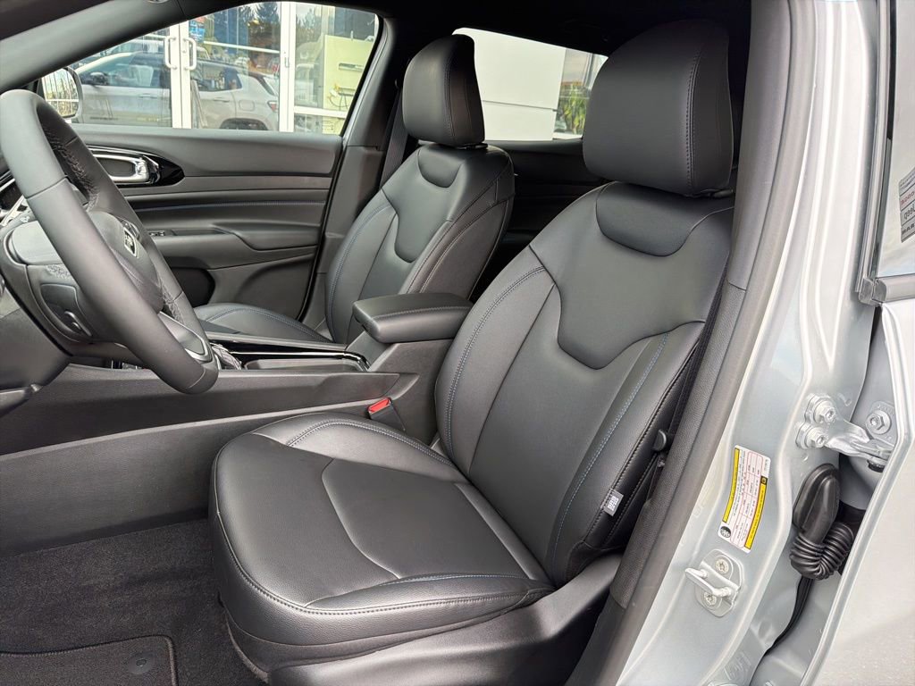 New 2026 Jeep Compass Limited image 13