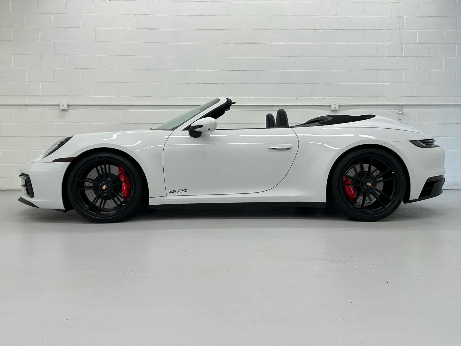 Used 2022 Porsche 911 Carrera GTS w/ Premium Package RWD image 3