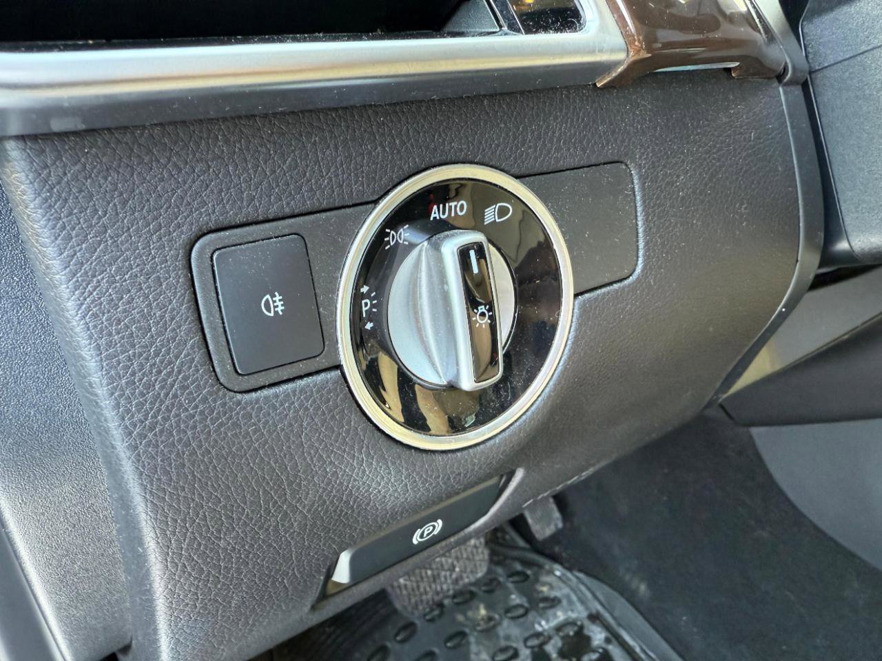 Used 2017 Mercedes-Benz GLS 450 4MATIC w/ Premium Package image 32