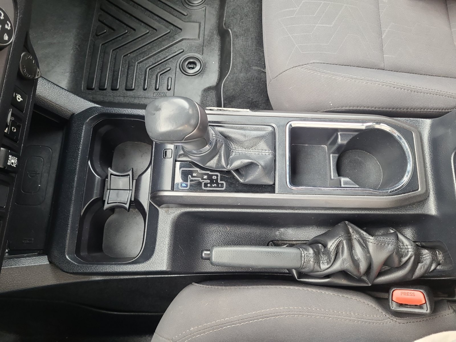 Used 2019 Toyota Tacoma TRD Sport AWD/4WD image 24