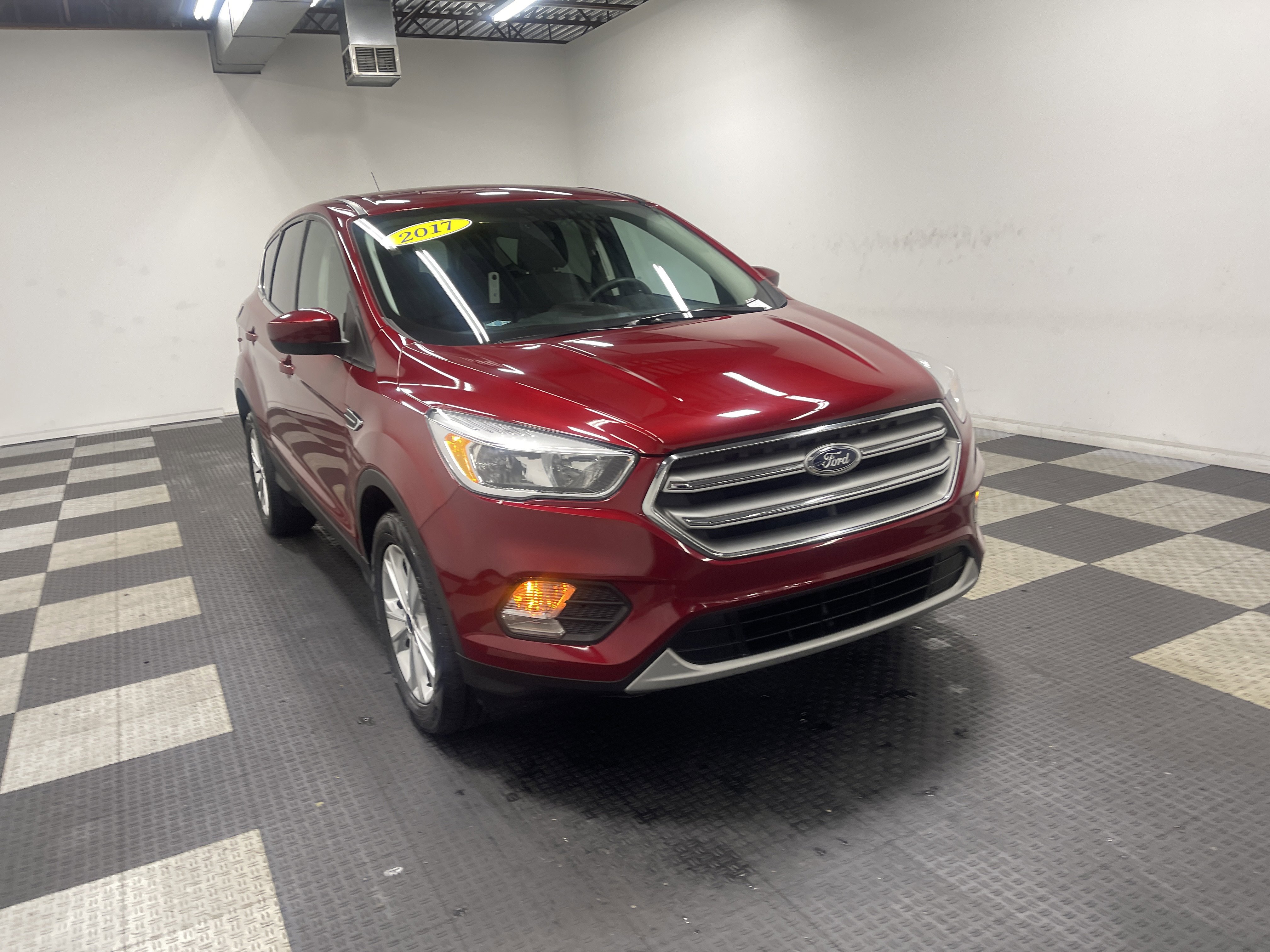 Used 2017 Ford Escape SE image 6