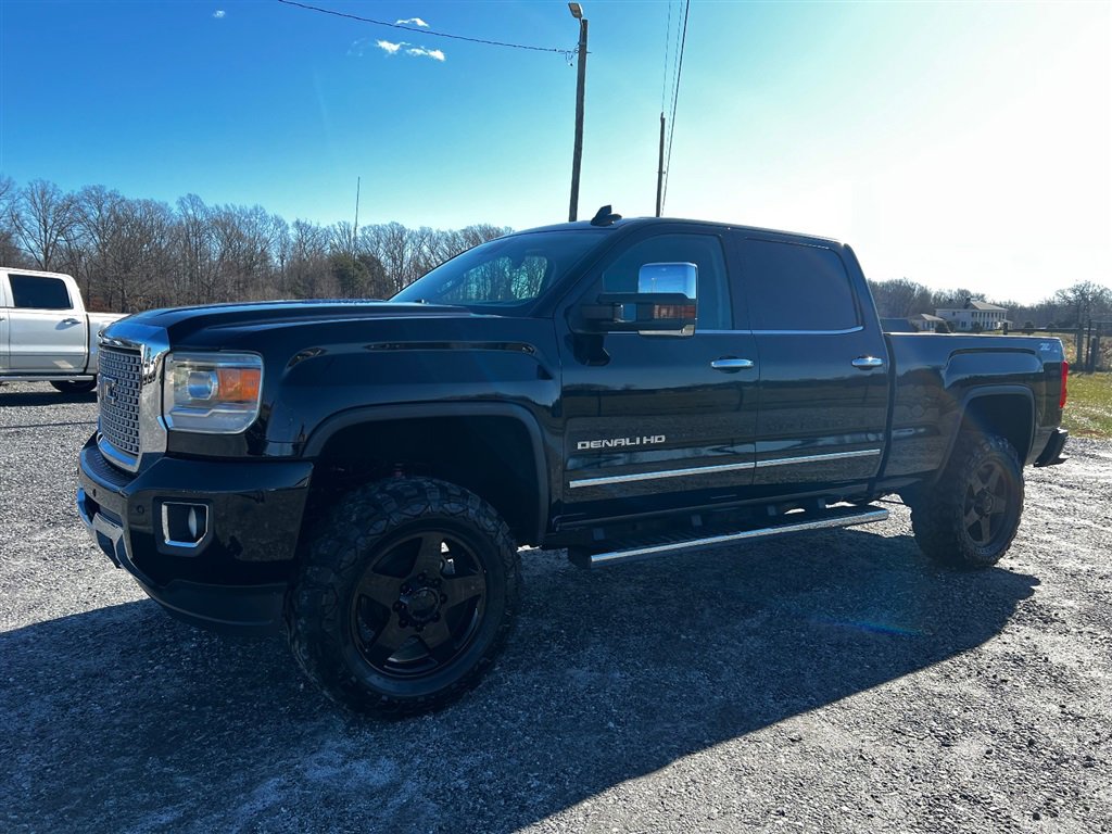 Used 2015 GMC Sierra 2500 Denali w/ Duramax Plus Package image 12