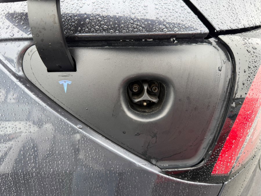 Used 2023 Tesla Model Y Long Range image 48