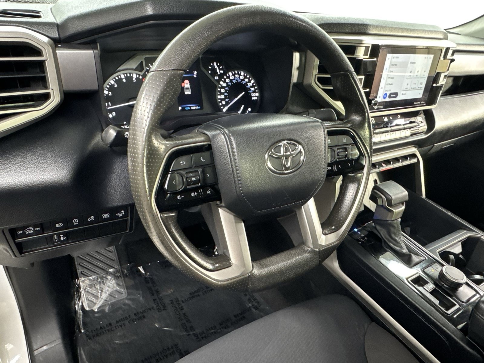 Used 2022 Toyota Tundra SR5 w/ SR5 Convenience Package AWD/4WD image 2