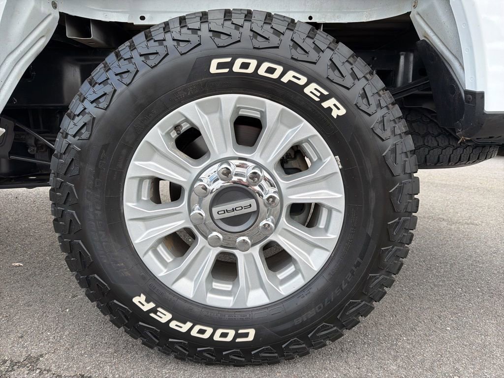Used 2022 Ford F250 XLT w/ FX4 Off-Road Package image 13