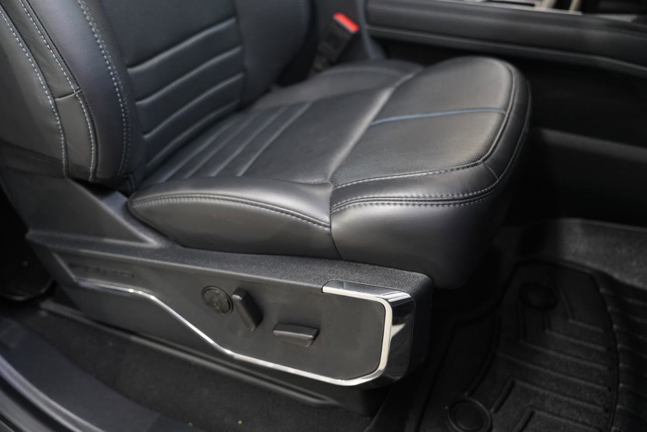 Used 2025 Ford F250 Platinum image 27