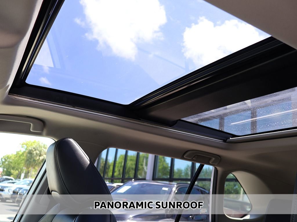 Used 2019 Toyota RAV4 Limited w/ Advanced Technology Package AWD/4WD image 3