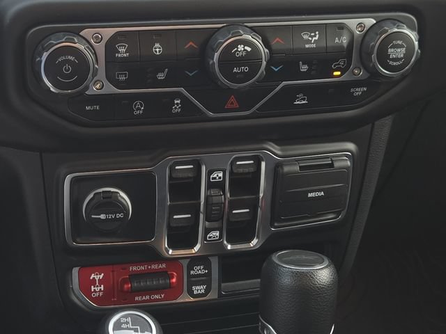 Used 2022 Jeep Gladiator Rubicon w/ Cold Weather Group AWD/4WD image 21