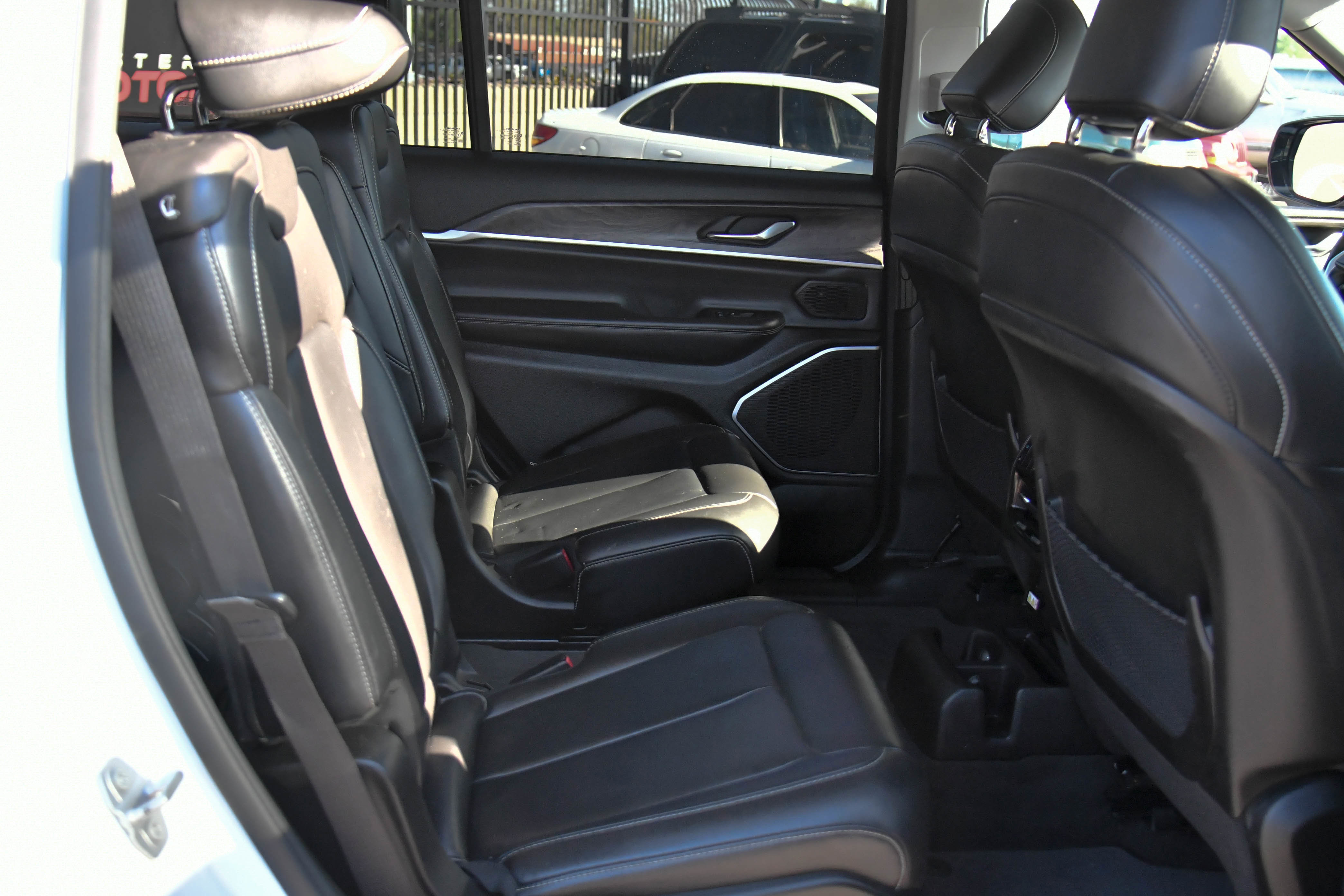 Used 2022 Jeep Grand Cherokee L Limited image 51