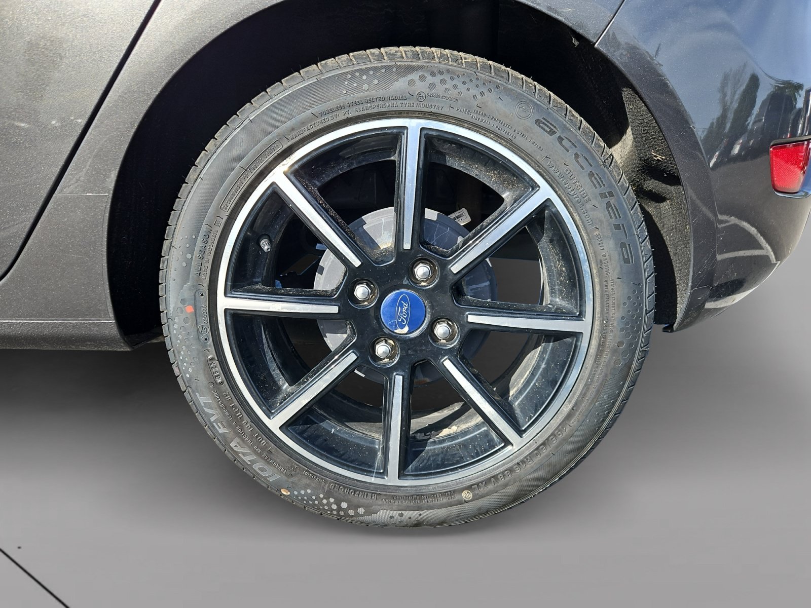 Used 2015 Ford Fiesta SE FWD image 14