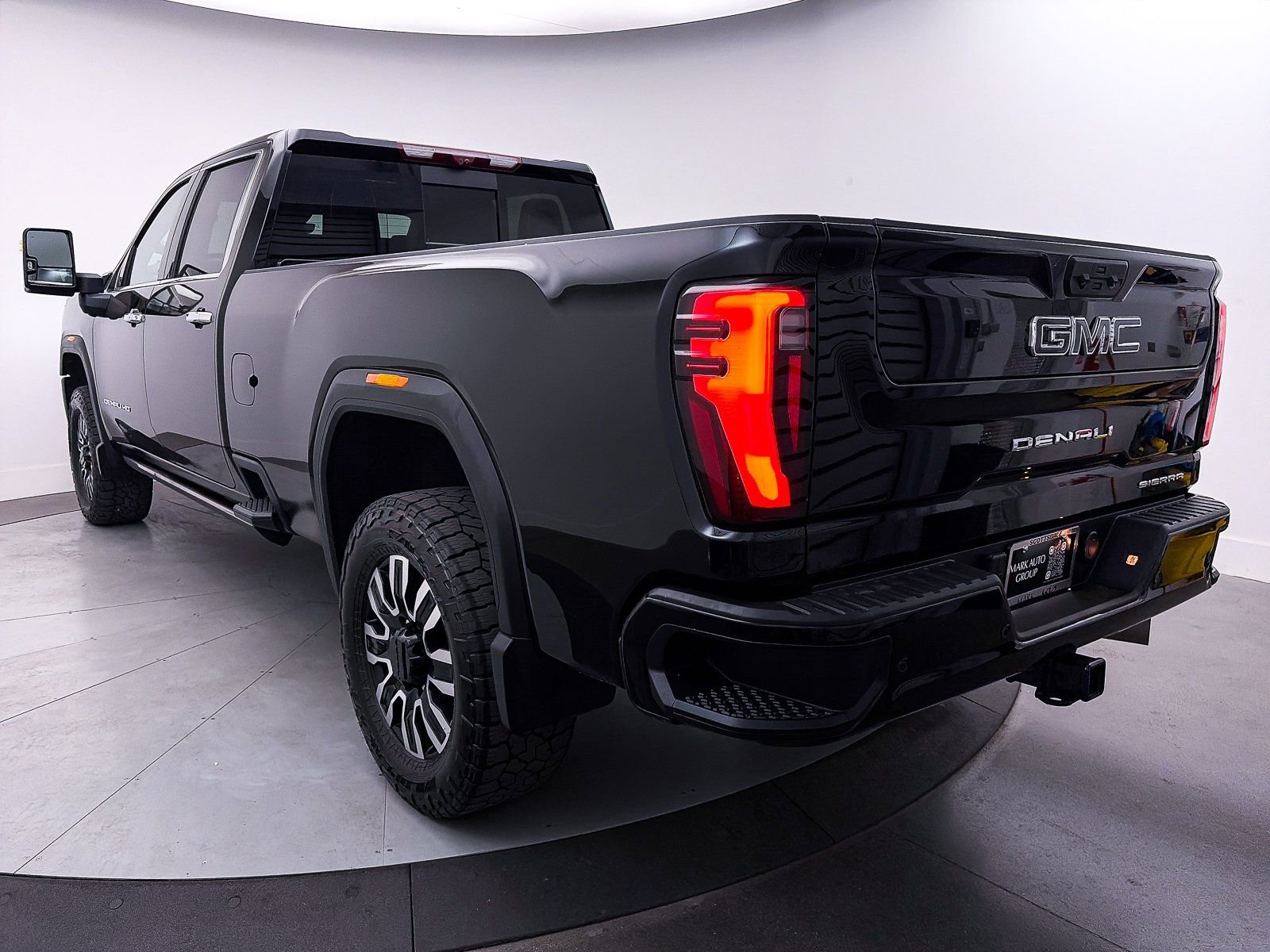 Used 2024 GMC Sierra 2500 Denali Ultimate image 16