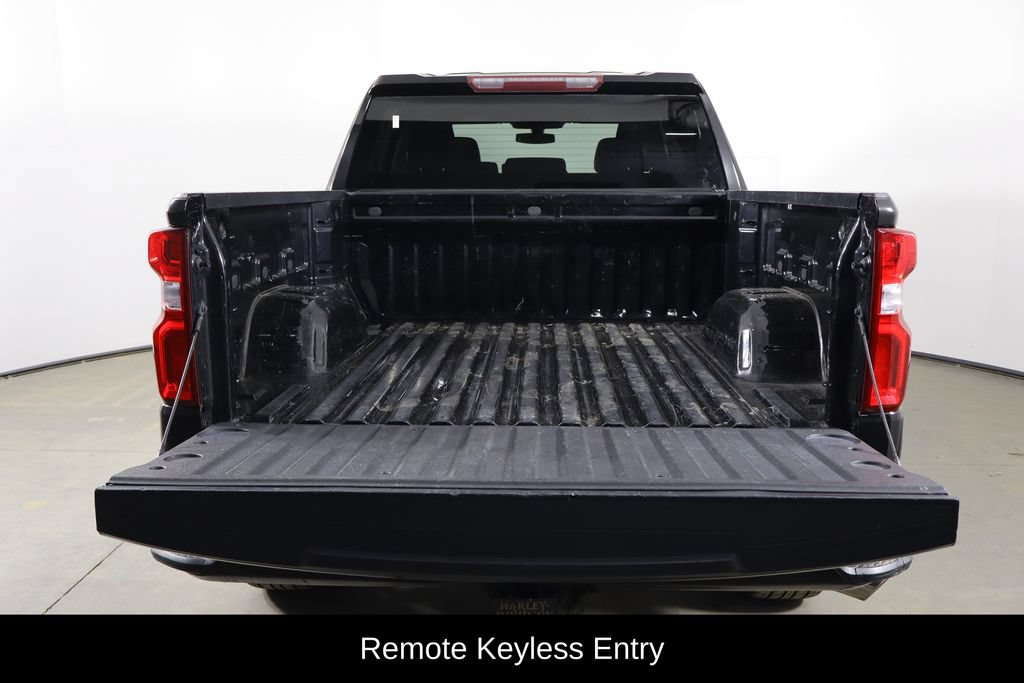 Used 2020 Chevrolet Silverado 1500 Custom w/ Custom Value Package AWD/4WD image 16