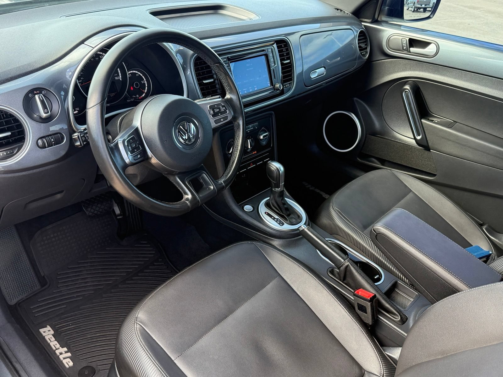 Used 2016 Volkswagen Beetle 1.8T SEL FWD image 10