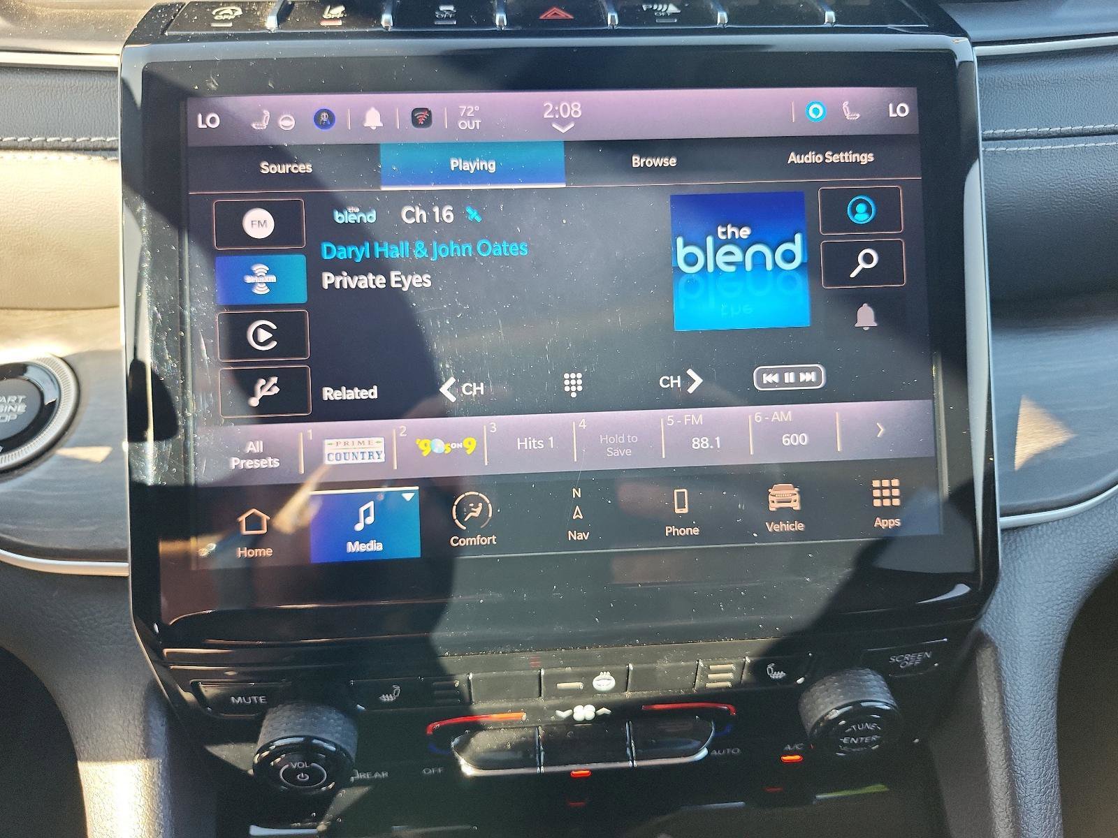 Used 2022 Jeep Grand Cherokee Limited w/ Trailer Tow Prep Group (B) image 16