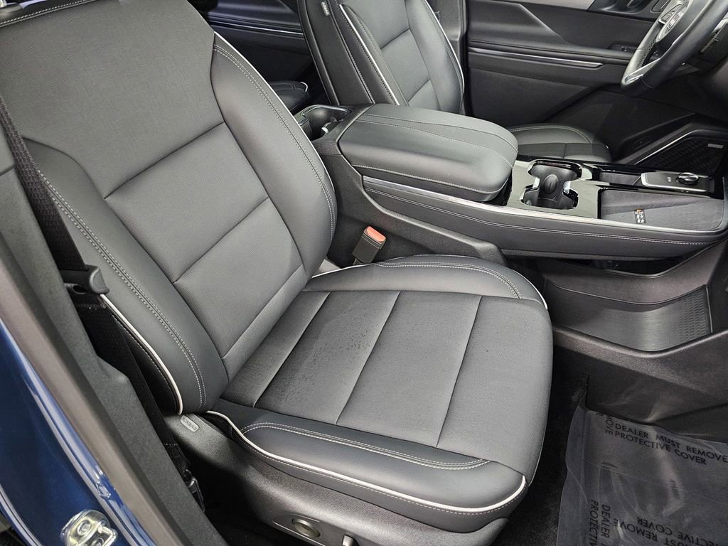 Used 2025 Buick Enclave Preferred image 19