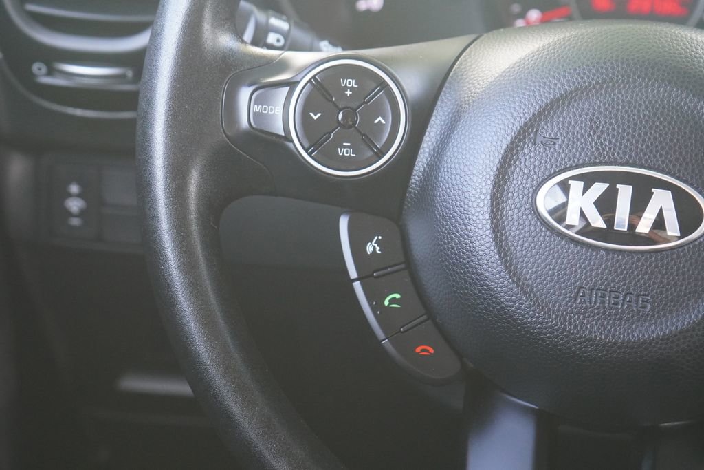 Used 2017 Kia Soul + FWD image 13