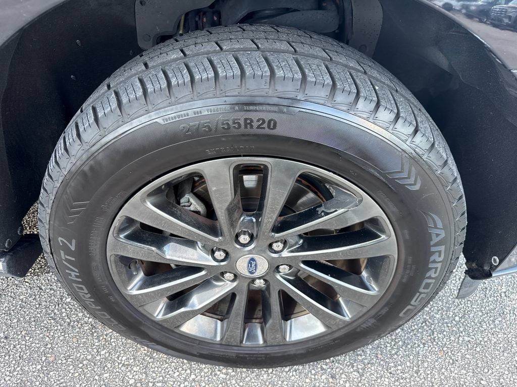 Used 2019 Ford Expedition Limited w/ Equipment Group 301A AWD/4WD image 12
